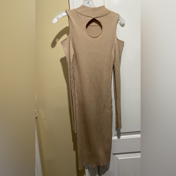 Nude long sleeved dress- Large - Picture 3 of 3